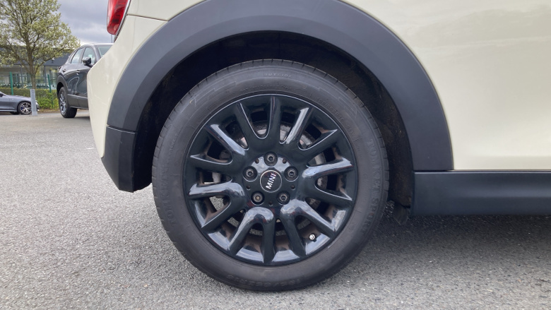 MINI Hatchback 1.5 Cooper Classic II 3dr Petrol Hatchback